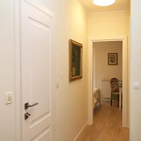 Paola Apartment *